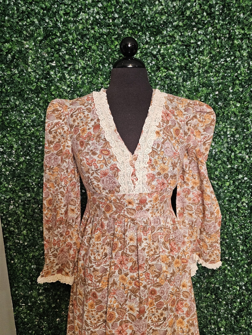 Vintage 70s Cottagecore Floral Lace-Trim Bell Sleeve Maxi Dress sz S Women's - Picture 5 of 7